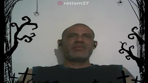 Snapshot of retlam37 chatting on 23, 10, 2025 Walter online show from 23, 10, 2025