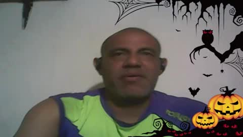 Snapshot of retlam37 chatting on 27, 10, 2025 Walter online show from 27, 10, 2025