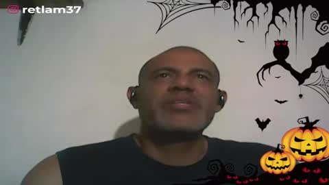 Snapshot of retlam37 chatting on 30, 10, 2025 Walter online show from 30, 10, 2025