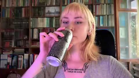 Snapshot of retromarie chatting on 11, 7, 2026 Rie online show from 11, 7, 2026