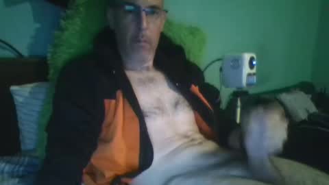 Snapshot of reyes_albert2006 chatting on 10, 11, 2025 reyes_albert2006 online show from 10, 11, 2025