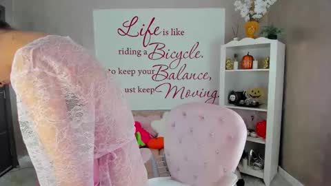   online show from 23, 11, 2025