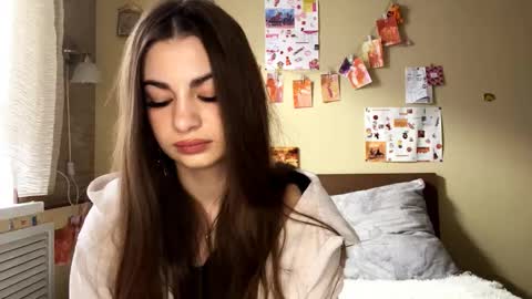 Snapshot of rhiannonmuccigrosso chatting on 29, 10, 2025 Anna online show from 29, 10, 2025