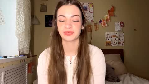 Snapshot of rhiannonmuccigrosso chatting on 20, 11, 2025 Anna online show from 20, 11, 2025