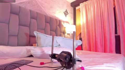 Riana online show from 1, 3, 2025