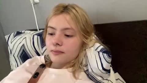 Snapshot of richellearmentrout chatting on 8, 7, 2026 jenny online show from 8, 7, 2026