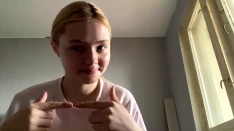 Snapshot of richellearmentrout chatting on 16, 7, 2026 jenny online show from 16, 7, 2026