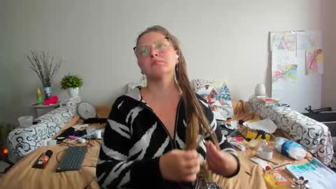 Anna - not anna - right Anna  online show from 17, 3, 2026