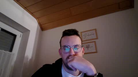 Snapshot of rici110933 chatting on 2, 2, 2025 rici110933 online show from 2, 2, 2025