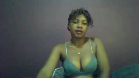 Snapshot of ricie001 chatting on 30, 4, 2026 ricie001 online show from 30, 4, 2026