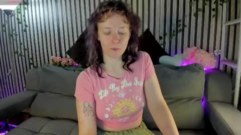 Snapshot of ricki_bloom chatting on 25, 6, 2026 Ricki online show from 25, 6, 2026