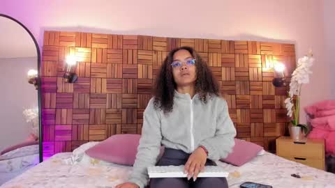 Snapshot of rihannadeep chatting on 11, 2, 2025 Sara online show from 11, 2, 2025