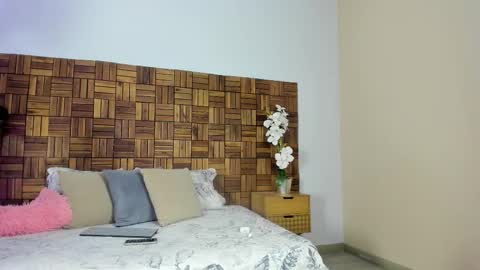 Snapshot of rihannadeep chatting on 2, 11, 2025 Sara online show from 2, 11, 2025