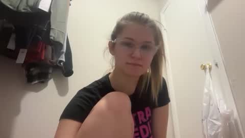 Snapshot of riley_ray69 chatting on 18, 2, 2026 riley_ray69 online show from 18, 2, 2026