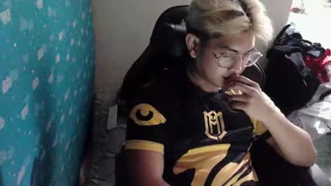 Snapshot of ririhoee chatting on 23, 3, 2026 ririhoee online show from 23, 3, 2026