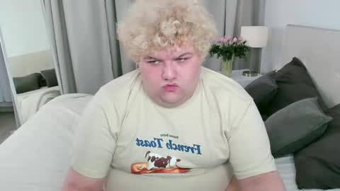 Snapshot of riven_miller chatting on 12, 9, 2025 riven_miller online show from 12, 9, 2025