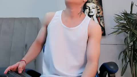 Snapshot of roan_birkin chatting on 9, 7, 2026 Roan Birkin online show from 9, 7, 2026