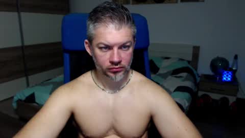 Snapshot of robbyshawz chatting on 4, 1, 2025 robbyshawz online show from 4, 1, 2025