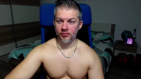 Snapshot of robbyshawz chatting on 6, 1, 2025 robbyshawz online show from 6, 1, 2025