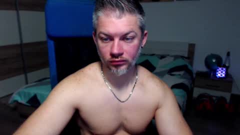 Snapshot of robbyshawz chatting on 7, 1, 2025 robbyshawz online show from 7, 1, 2025