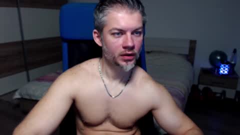 Snapshot of robbyshawz chatting on 2, 2, 2025 robbyshawz online show from 2, 2, 2025