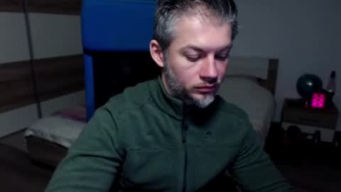 Snapshot of robbyshawz chatting on 3, 2, 2025 robbyshawz online show from 3, 2, 2025