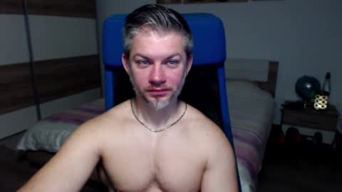 Snapshot of robbyshawz chatting on 5, 2, 2025 robbyshawz online show from 5, 2, 2025