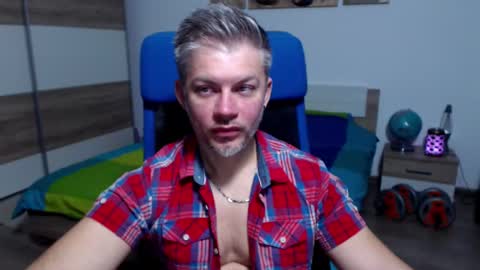 Snapshot of robbyshawz chatting on 4, 10, 2025 robbyshawz online show from 4, 10, 2025