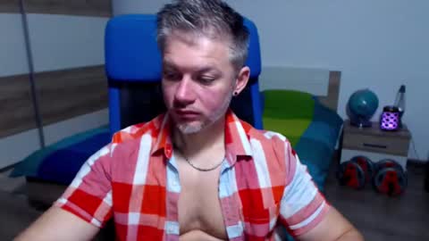 Snapshot of robbyshawz chatting on 5, 10, 2025 robbyshawz online show from 5, 10, 2025