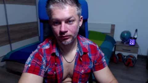 Snapshot of robbyshawz chatting on 10, 10, 2025 robbyshawz online show from 10, 10, 2025