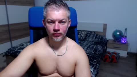 Snapshot of robbyshawz chatting on 4, 11, 2025 robbyshawz online show from 4, 11, 2025