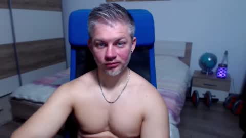 Snapshot of robbyshawz chatting on 14, 11, 2025 robbyshawz online show from 14, 11, 2025