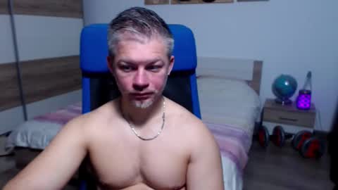 Snapshot of robbyshawz chatting on 18, 11, 2025 robbyshawz online show from 18, 11, 2025