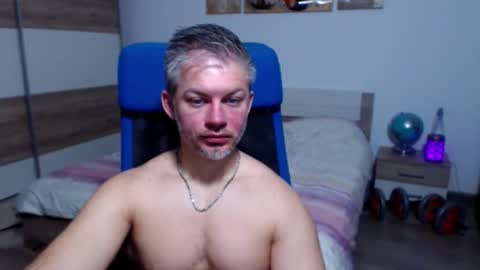 Snapshot of robbyshawz chatting on 22, 11, 2025 robbyshawz online show from 22, 11, 2025