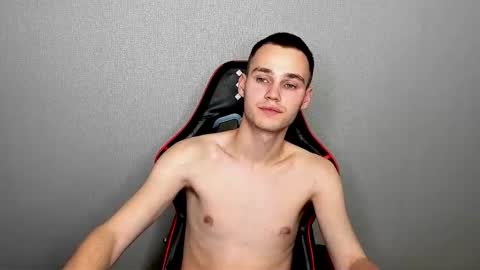 robert10211 online show from 7, 11, 2025