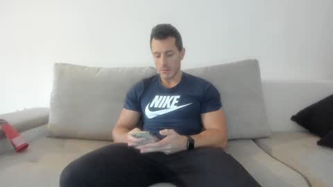 roberto4ever online show from 5, 1, 2025