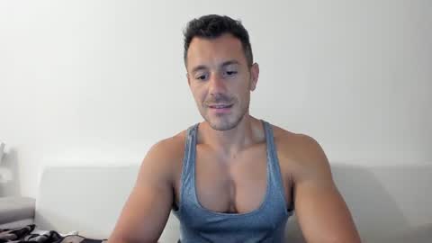 Snapshot of roberto4ever chatting on 14, 7, 2026 roberto4ever online show from 14, 7, 2026