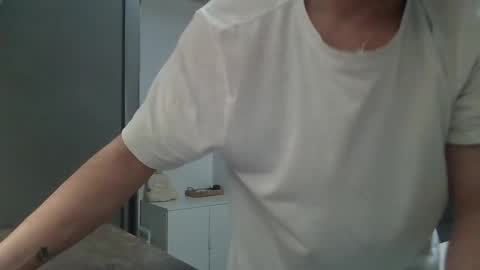 Snapshot of roberto_twink1 chatting on 4, 2, 2025 Roberto online show from 4, 2, 2025