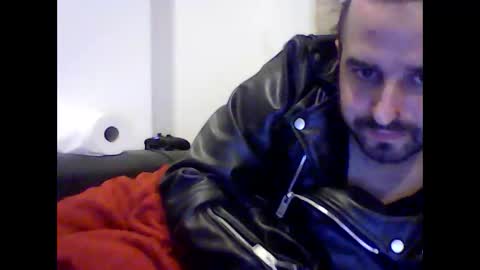 Snapshot of robertoredo chatting on 10, 1, 2025 Roberto online show from 10, 1, 2025
