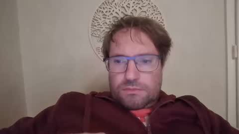 robinouhot online show from 4, 3, 2025