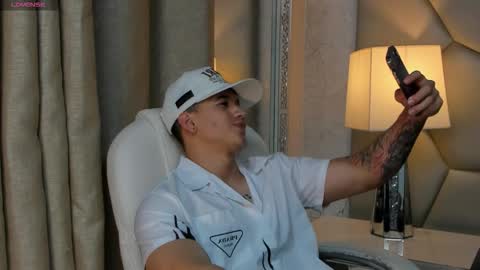 rocco_santos online show from 28, 10, 2025