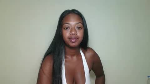 Snapshot of rochellinah chatting on 2, 5, 2026 rochellinah online show from 2, 5, 2026