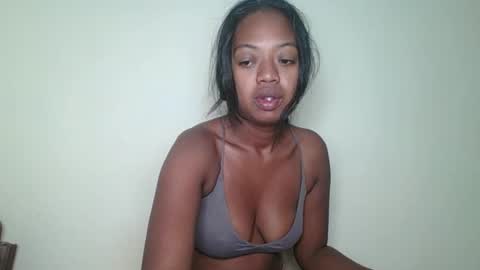 Snapshot of rochellinah chatting on 3, 5, 2026 rochellinah online show from 3, 5, 2026