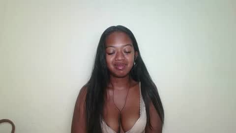 Snapshot of rochellinah chatting on 6, 5, 2026 rochellinah online show from 6, 5, 2026