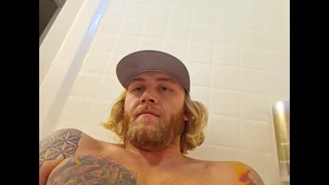 Snapshot of rockhardsurfers chatting on 25, 12, 2024 rockhardsurfers online show from 25, 12, 2024