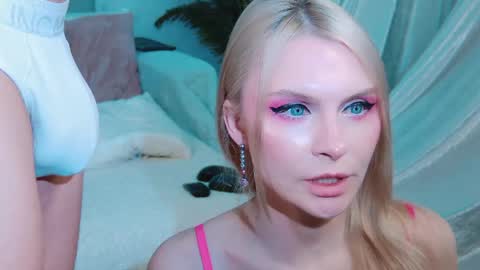 Lina and Den online show from 18, 4, 2026