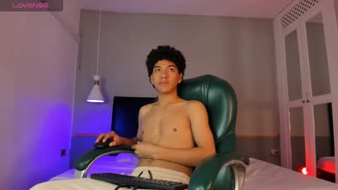 Snapshot of rodney_styles chatting on 4, 12, 2024 Rodney Styles online show from 4, 12, 2024