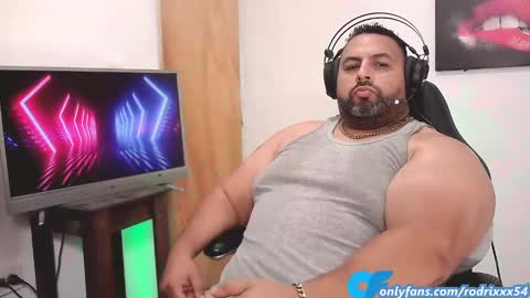 rodrixxx54 online show from 4, 1, 2025