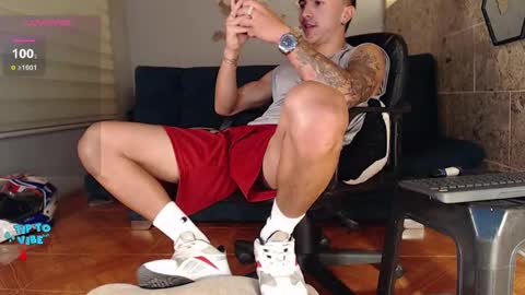 Snapshot of rogert_xx chatting on 11, 12, 2024 Rogert online show from 11, 12, 2024