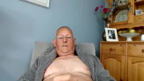 Snapshot of rokard121 chatting on 5, 5, 2026 rokard121 online show from 5, 5, 2026